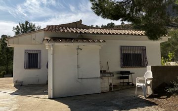 Property slide 32