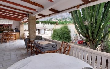 Property slide 10