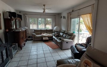 Property slide 11