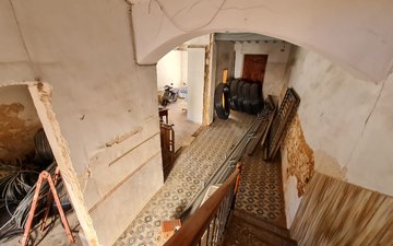 Property slide 16