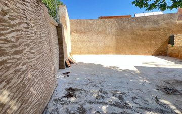 Property slide 32