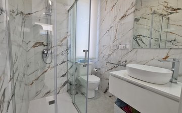 Property slide 32