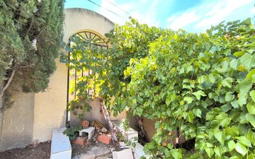 Property slide 22