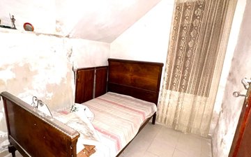 Property slide 16