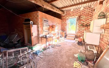Property slide 32