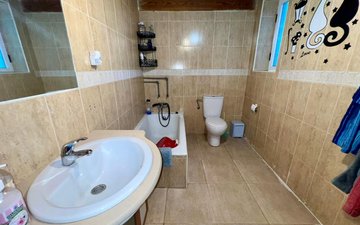 Property slide 10