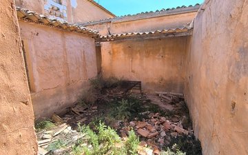 Property slide 32