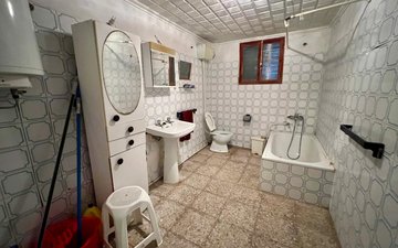 Property slide 40