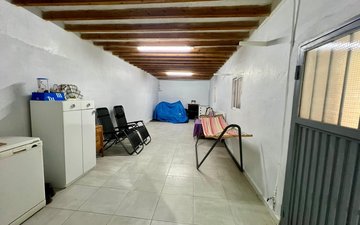 Property slide 32