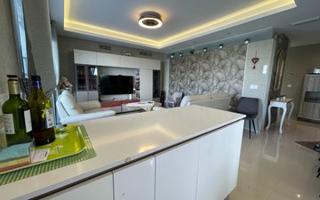Property slide 32
