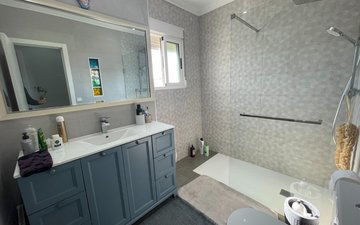 Property slide 25