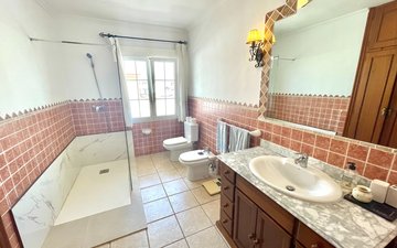 Property slide 18