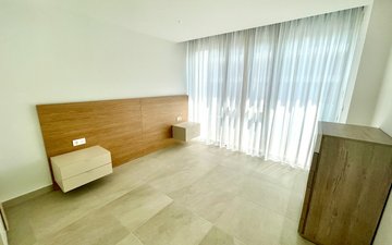 Property slide 21