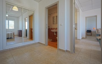 Property slide 40