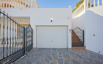 Property slide 44