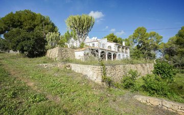 Property slide 8