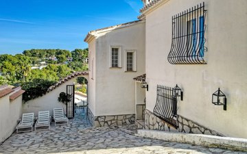 Property slide 50