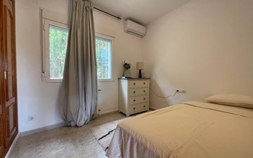 Property slide 32