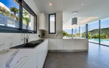 Property slide 10