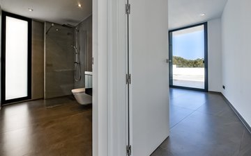Property slide 18