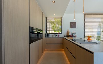 Property slide 20