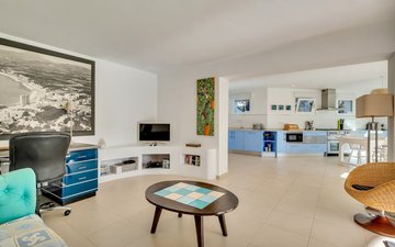 Property slide 18