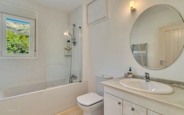 Property slide 44