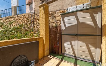 Property slide 18