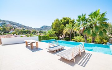 Property slide 10