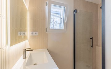 Property slide 18