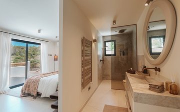 Property slide 32