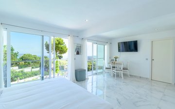 Property slide 22