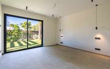 Property slide 19