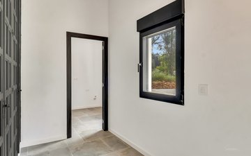 Property slide 20