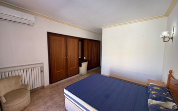 Property slide 32