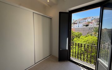 Property slide 20
