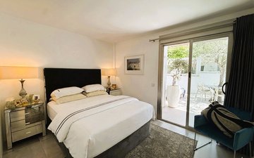 Property slide 25