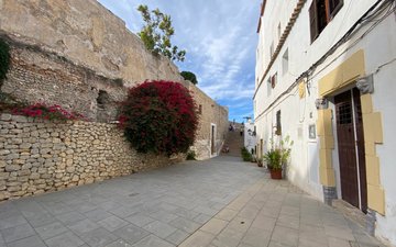Property slide 35