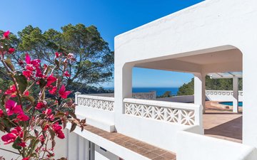 Property slide 8