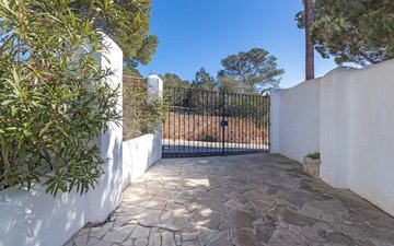 Property slide 48