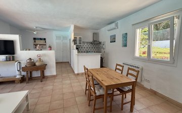 Property slide 44