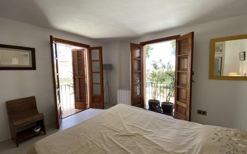Property slide 16