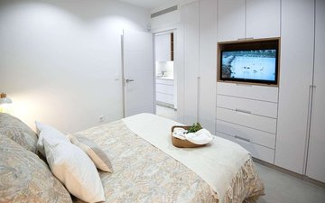 Property slide 31