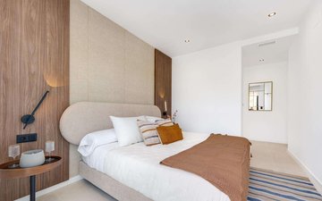 Property slide 32