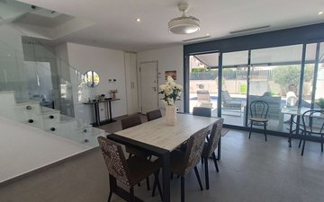 Property slide 10