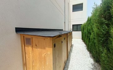 Property slide 32
