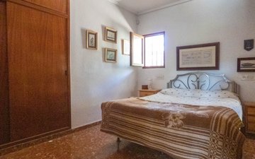 Property slide 18