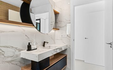 Property slide 32