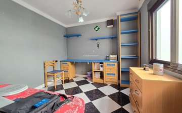 Property slide 16