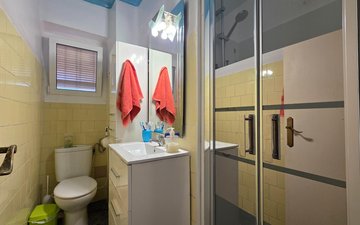 Property slide 16